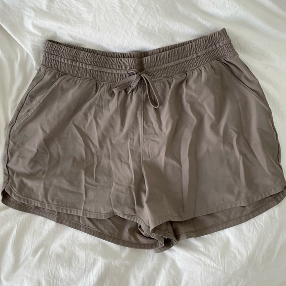 Abercrombie High Waisted Lined Running Shorts - Picture 4 of 5